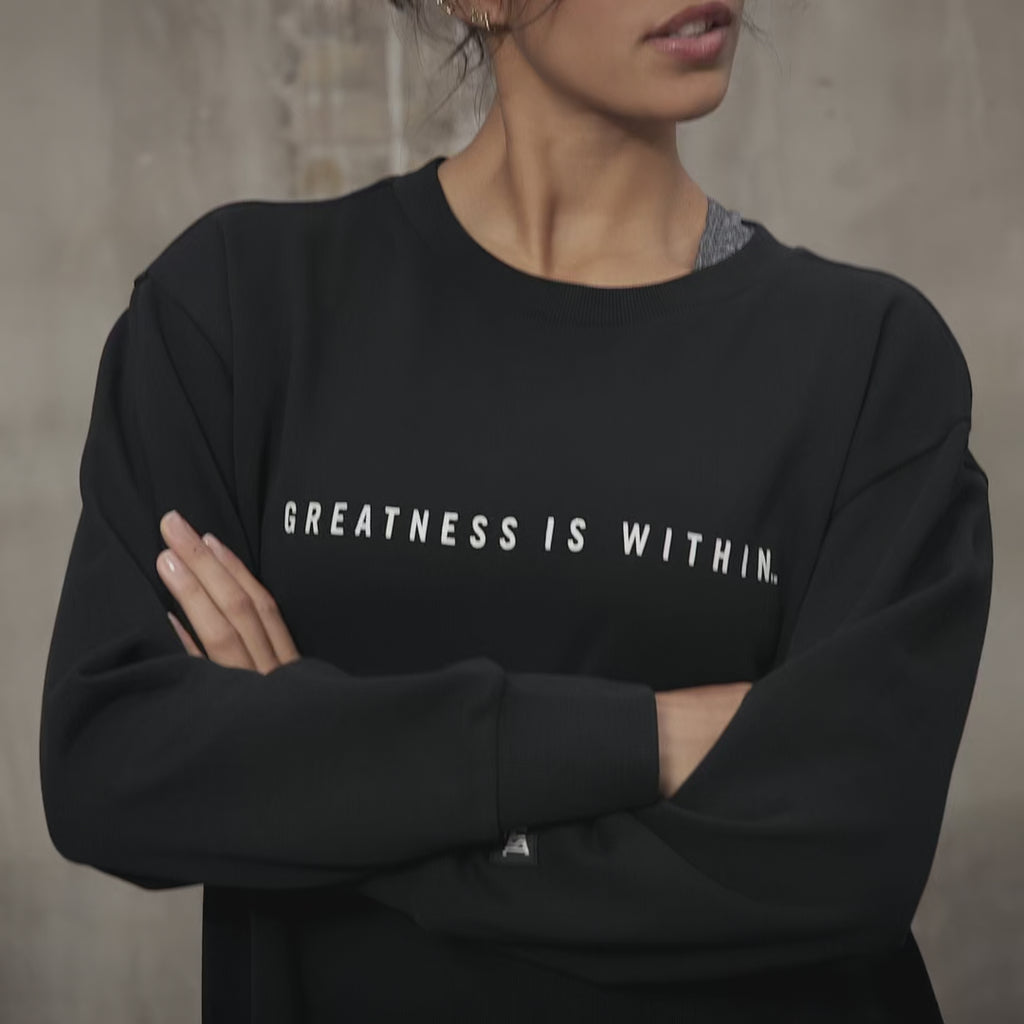 Everlast® Nordic EVERLAST Womens Oversized Greatness Is Within Crew Sweat Sweatshirt Black Beauty 19-3911